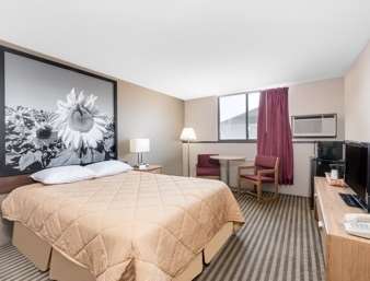 Super 8 By Wyndham Bowman Hotel Cameră foto